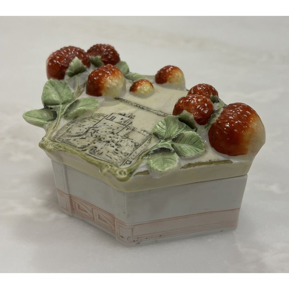 Vintage Porcelain Trinket Box Strawberry Lidded 3D Fruit Castle Raised Etching R - Picture 5 of 13